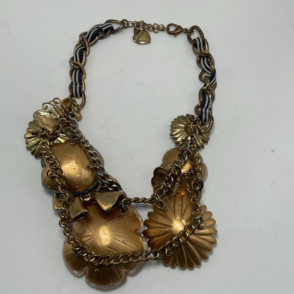Betsey Johnson Yacht Club Lucite Flowers Rhinestone Necklace - Picture 12 of 15